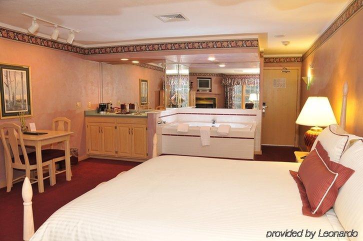 Ashbrooke Hotel Egg Harbor Room photo